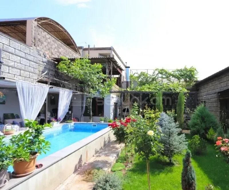 5 Սենյականոց Սեփական Տուն, 350քմ, Կապիտալ Վերանորոգված