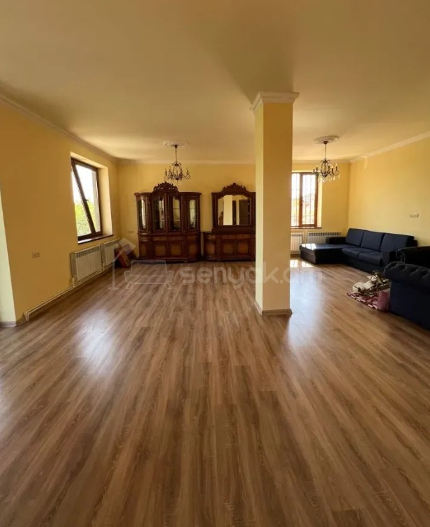 8 Սենյականոց Շքեղ Առանձնատուն, 305քմ