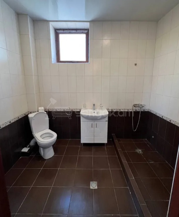 8 Սենյականոց Շքեղ Առանձնատուն, 305քմ