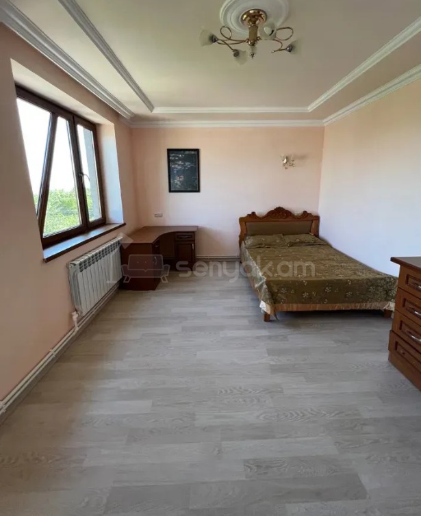 8 Սենյականոց Շքեղ Առանձնատուն, 305քմ