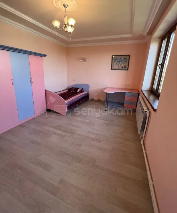 8 Սենյականոց Շքեղ Առանձնատուն, 305քմ