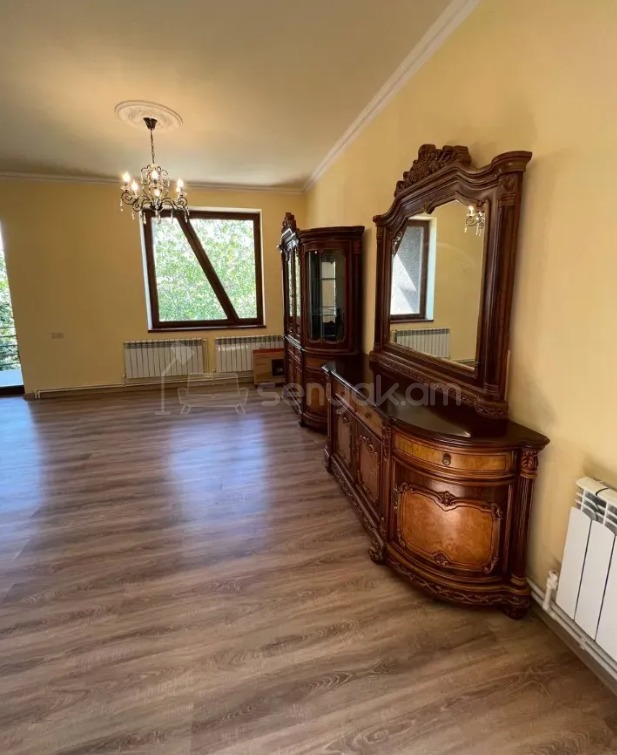 8 Սենյականոց Շքեղ Առանձնատուն, 305քմ