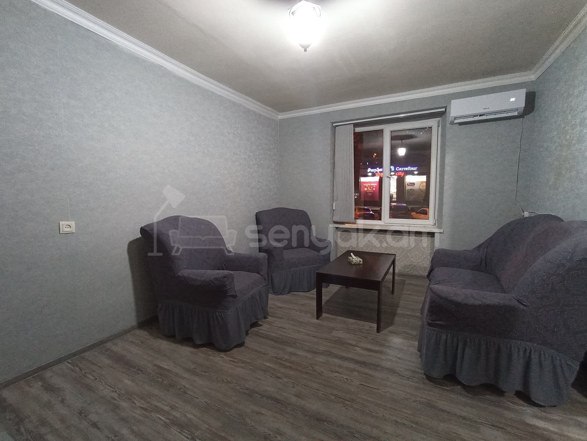 1 Սենյականոց Բնակարան Քարե Շենքում, 28քմ, 2/5 հարկ, Նորմալ Վիճակում