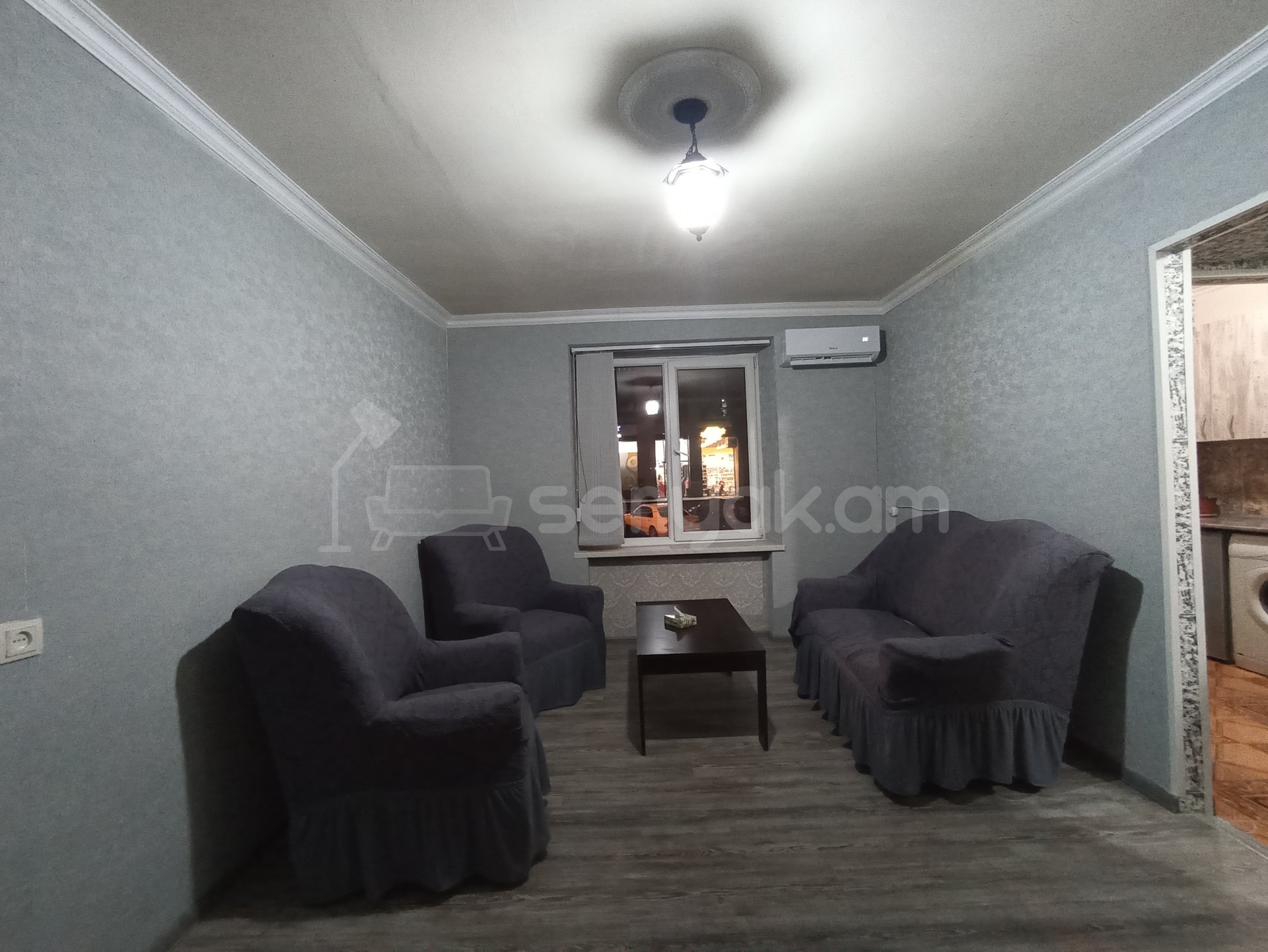 1 Սենյականոց Բնակարան Քարե Շենքում, 28քմ, 2/5 հարկ, Նորմալ Վիճակում