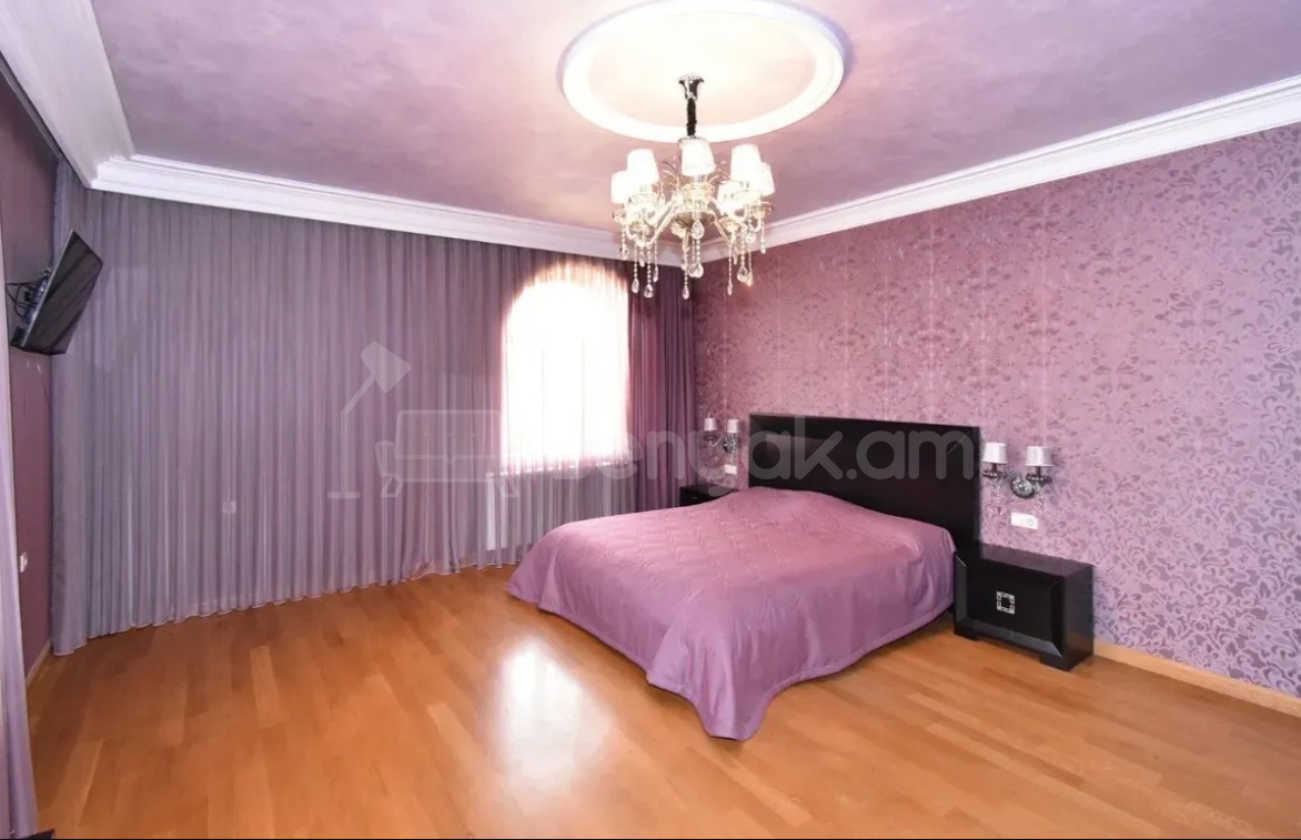 8 Սենյականոց Շքեղ Առանձնատուն, 700քմ, Լողավազանով, Ավտոտնակով