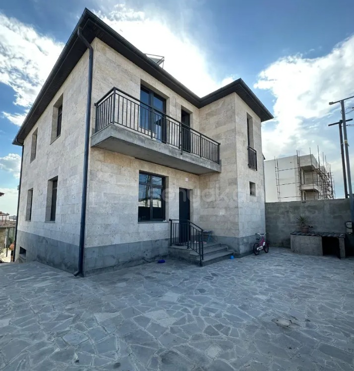 5 Սենյականոց Շքեղ Առանձնատուն, 280քմ