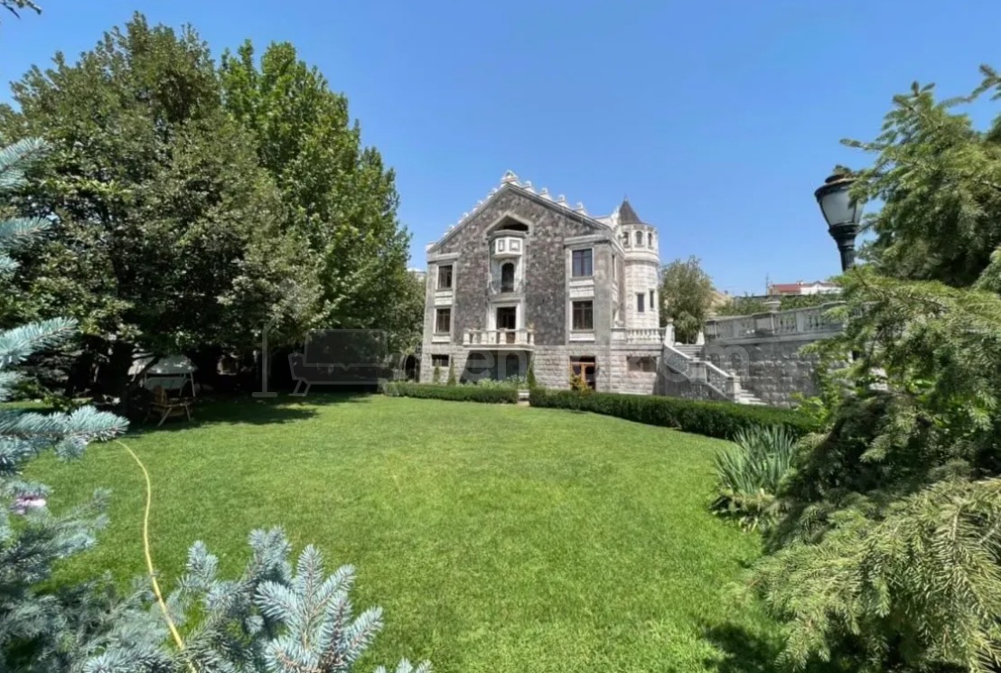8 Սենյականոց Շքեղ Առանձնատուն, 860քմ