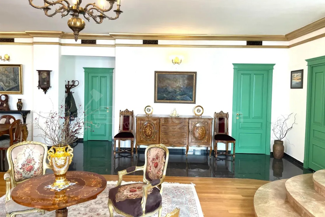 8 Սենյականոց Շքեղ Առանձնատուն, 860քմ