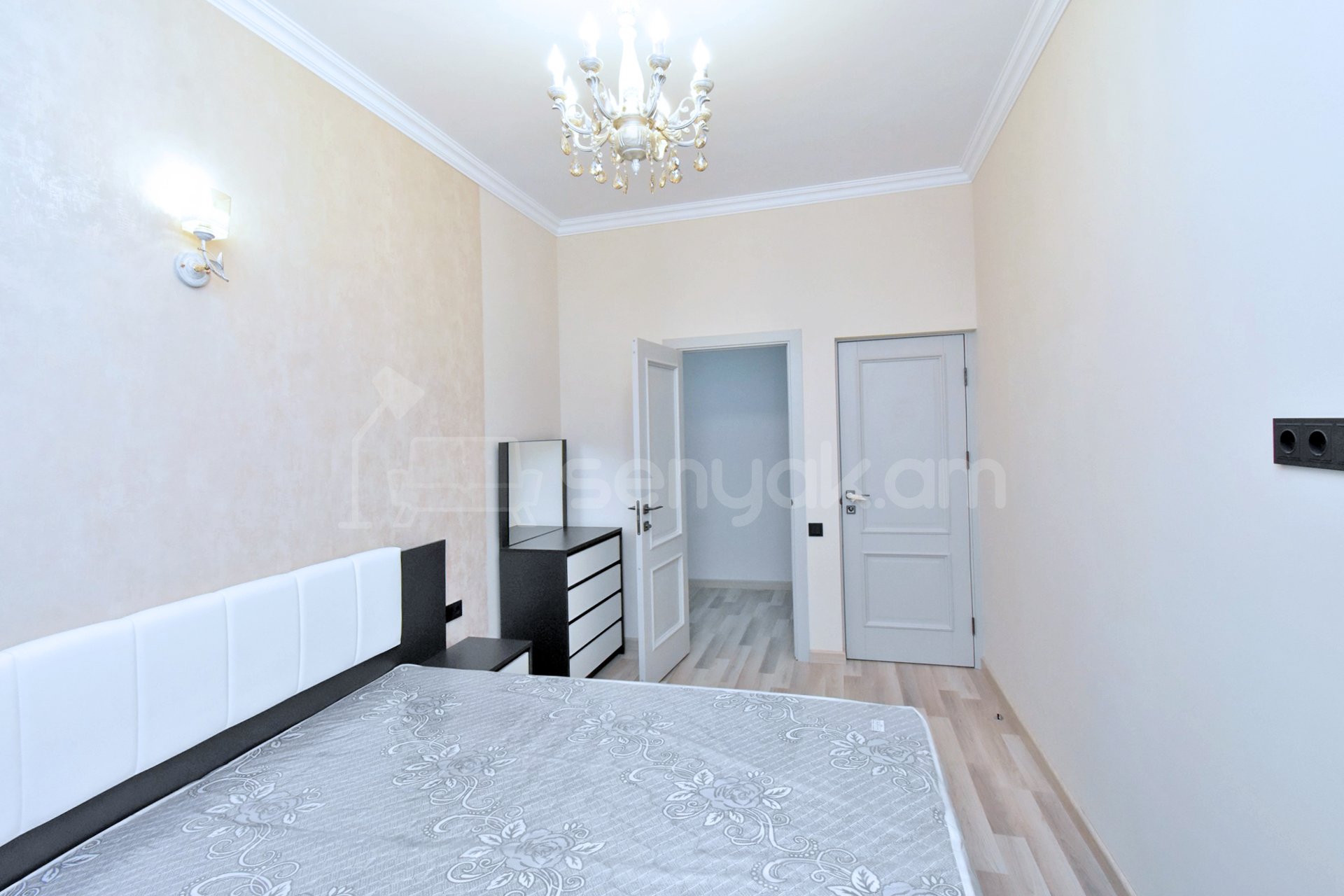 4 Սենյականոց Բնակարան, 78քմ, 1/6 հարկ, Կապիտալ Վերանորոգված