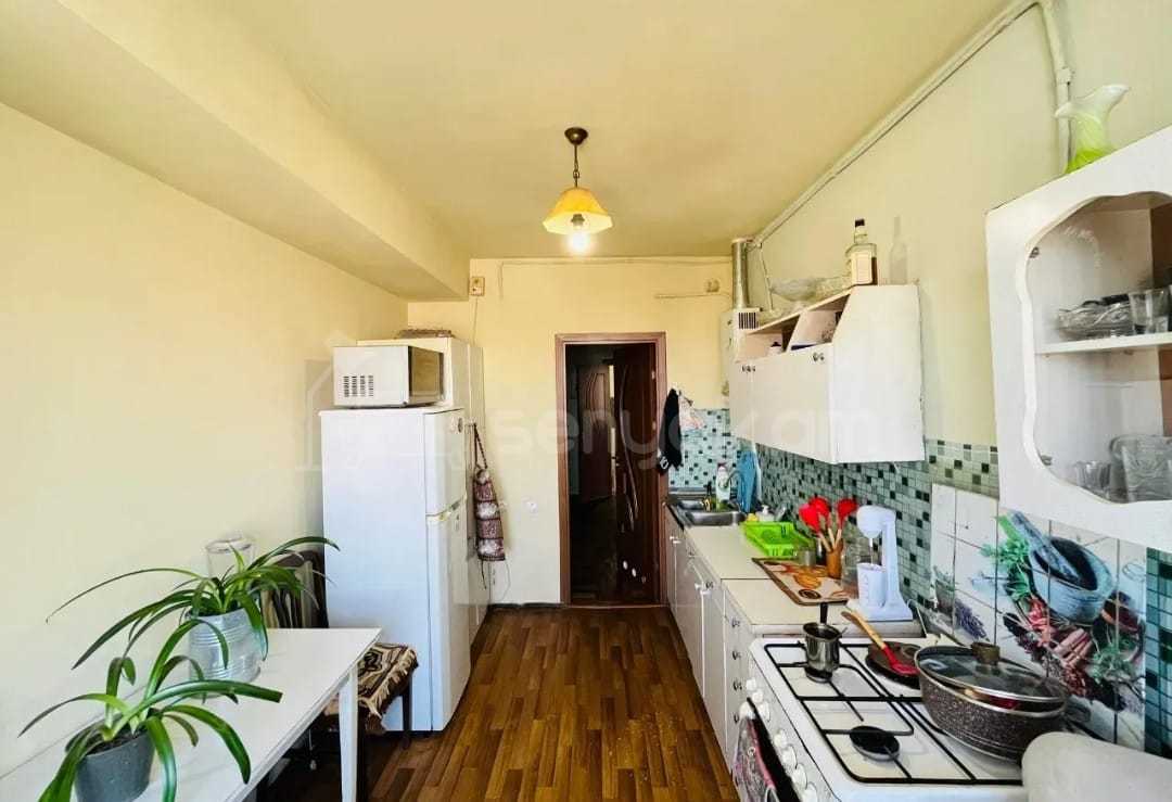 3 Սենյականոց Բնակարան, 92քմ, 14/14 հարկ, Նորմալ Վիճակում