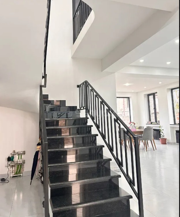 5 Սենյականոց Շքեղ Առանձնատուն, 220քմ