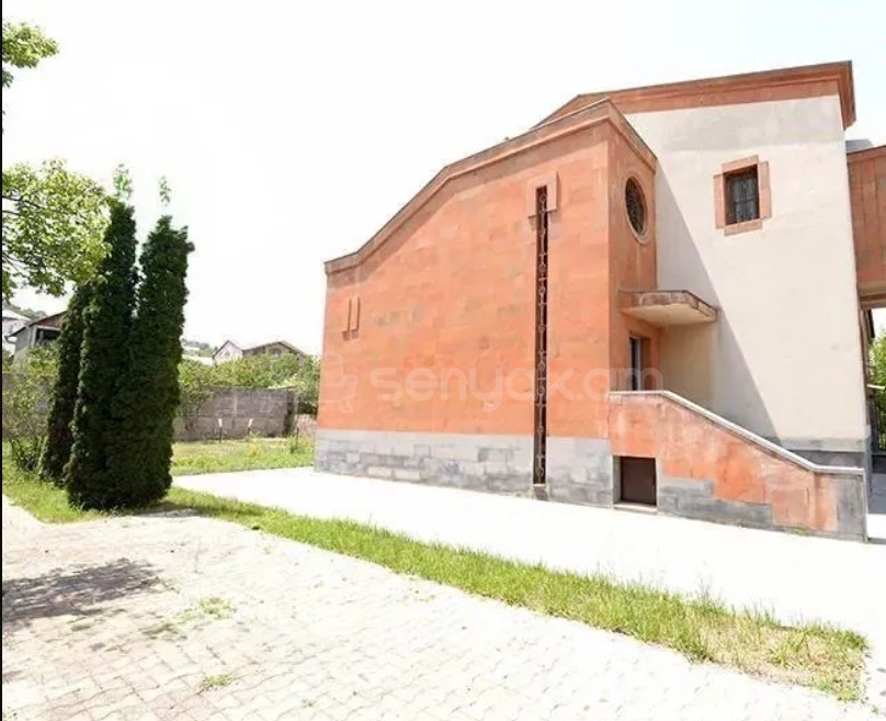 4 Սենյականոց Շքեղ Առանձնատուն, 270քմ