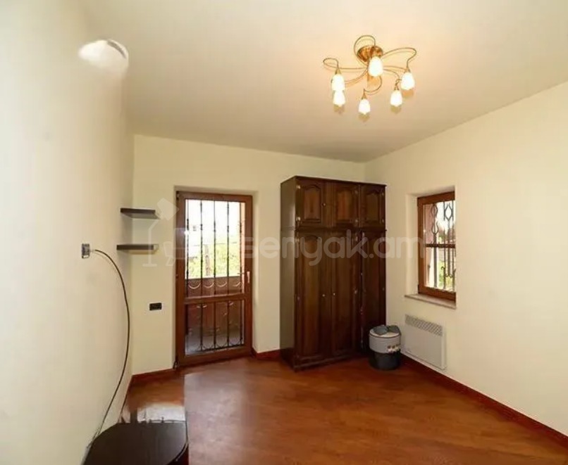 4 Սենյականոց Շքեղ Առանձնատուն, 270քմ