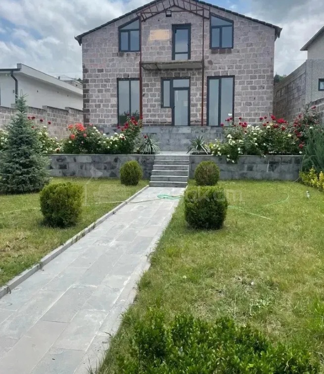 4 Սենյականոց Շքեղ Առանձնատուն, 200քմ