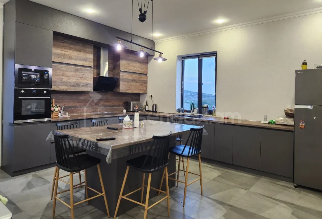 5 Սենյականոց Շքեղ Առանձնատուն, 207քմ