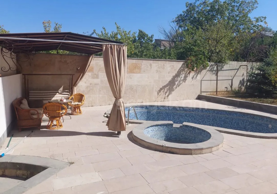 4 Սենյականոց Շքեղ Առանձնատուն, 200քմ