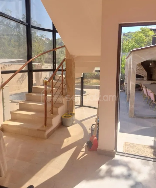 4 Սենյականոց Շքեղ Առանձնատուն, 200քմ