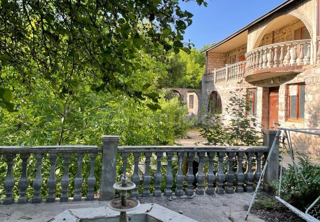 8 Սենյականոց Շքեղ Առանձնատուն, 750քմ