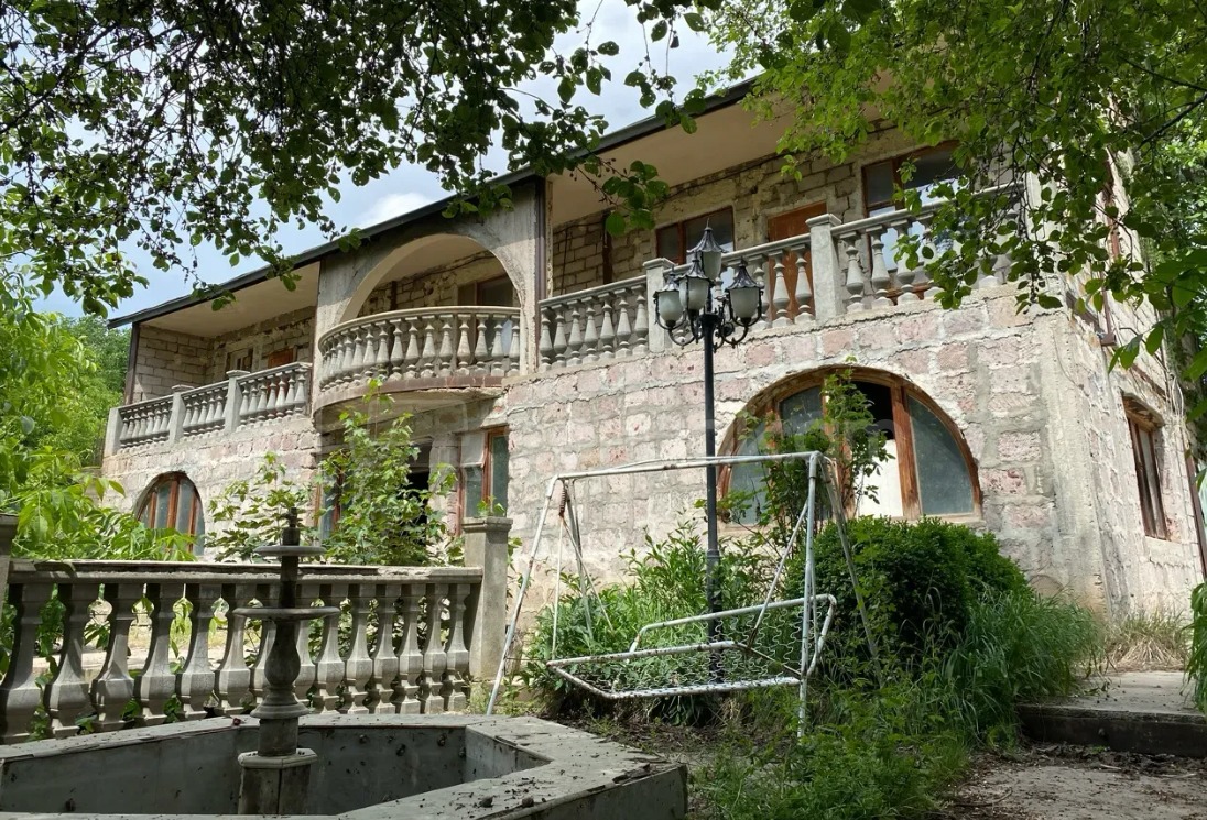 8 Սենյականոց Շքեղ Առանձնատուն, 750քմ