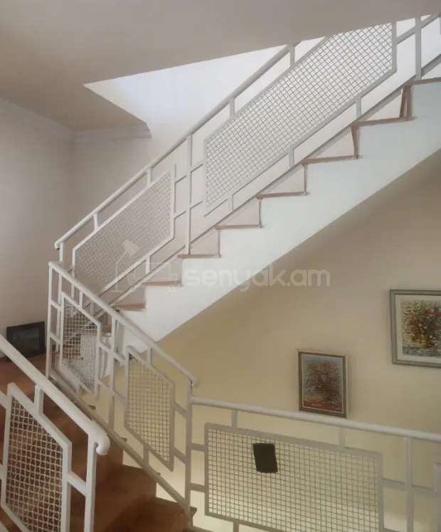 8 Սենյականոց Շքեղ Առանձնատուն, 445քմ