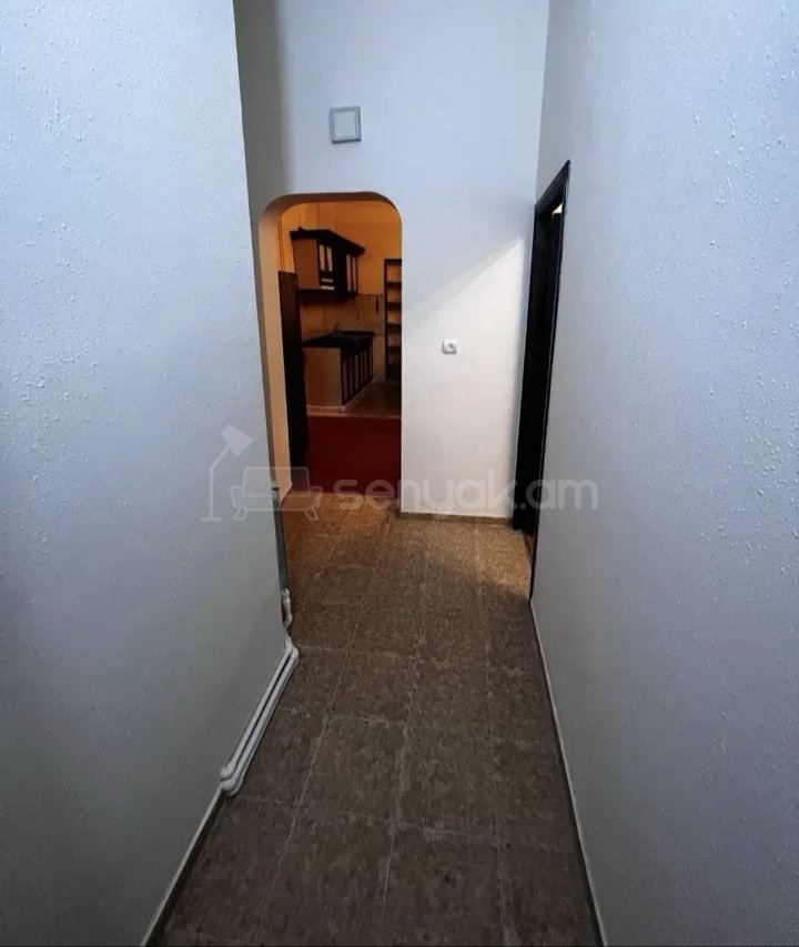 2 Սենյականոց Բնակարան Քարե Շենքում, 48քմ, 1/1 հարկ, Նորմալ Վիճակում, Կահավորված