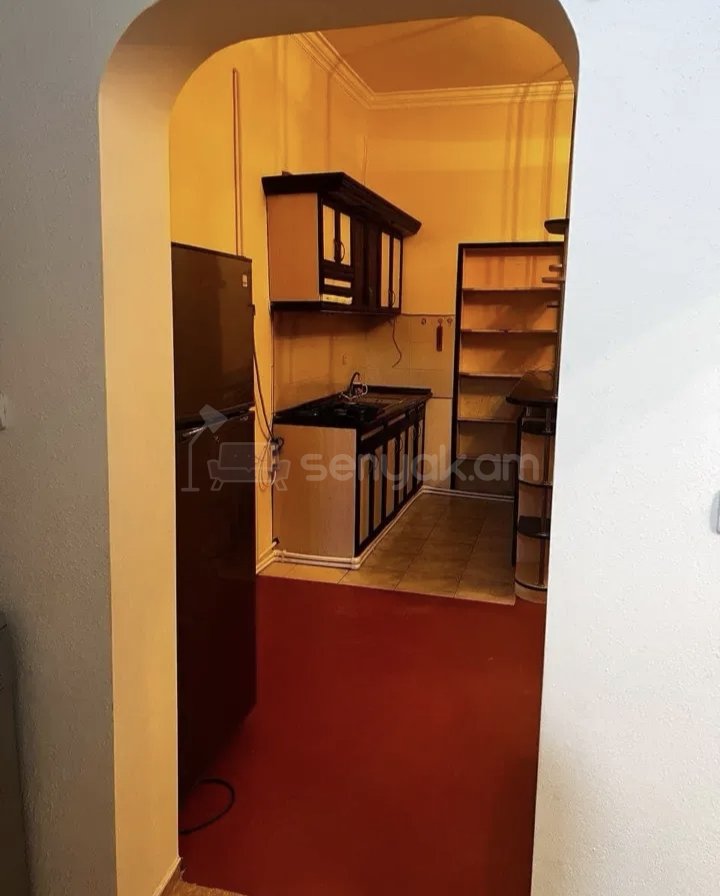 2 Սենյականոց Բնակարան Քարե Շենքում, 48քմ, 1/1 հարկ, Նորմալ Վիճակում, Կահավորված