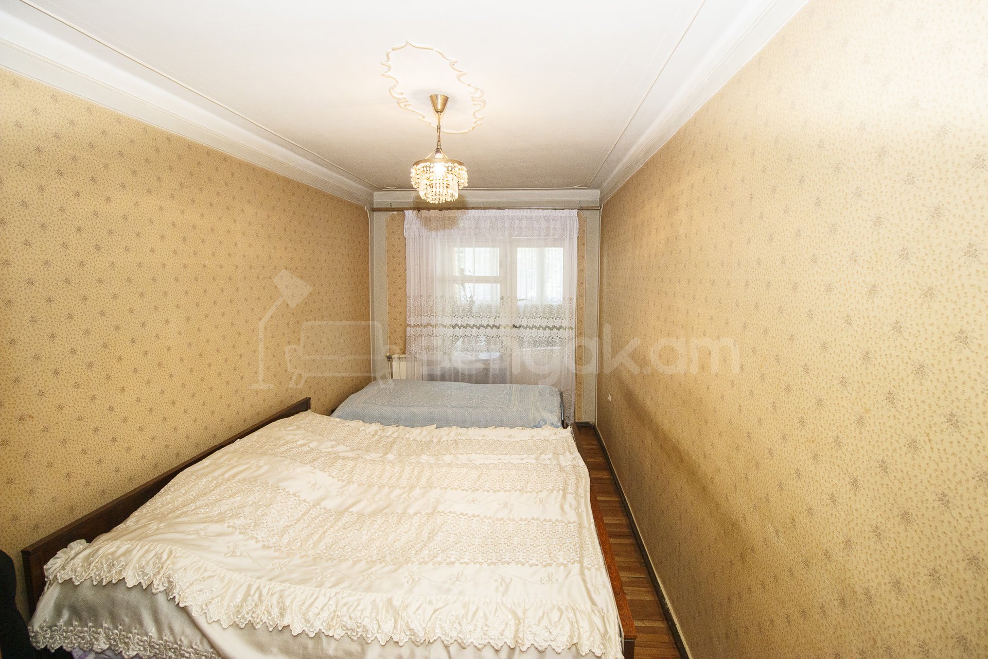 3 Սենյականոց Բնակարան Քարե Շենքում, 75քմ, 1/5 հարկ, Պետական Վիճակում