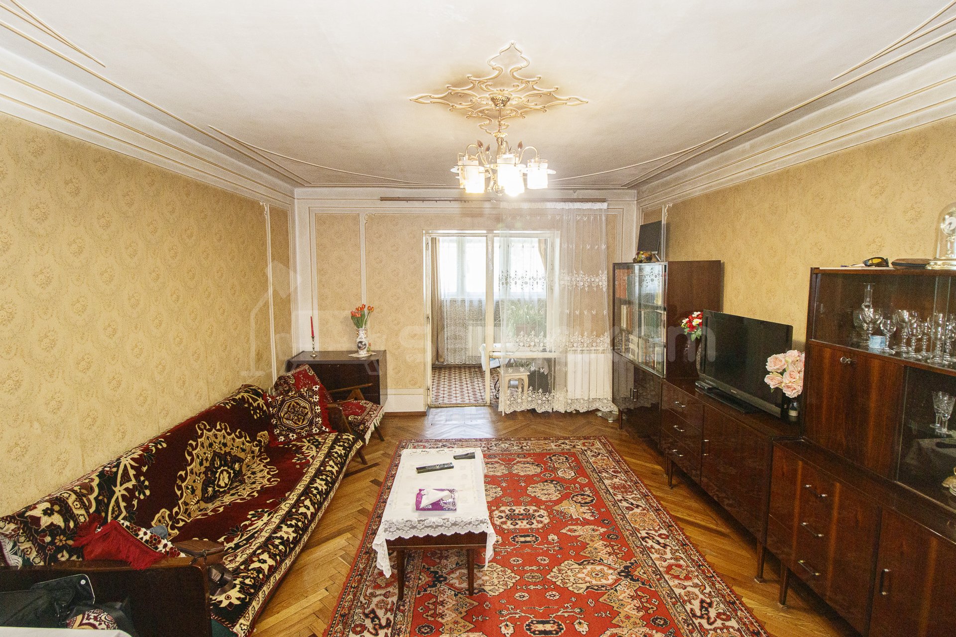 3 Սենյականոց Բնակարան Քարե Շենքում, 75քմ, 1/5 հարկ, Պետական Վիճակում