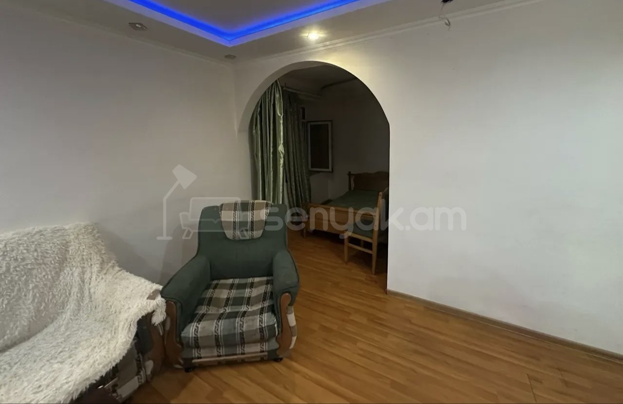 2 Սենյականոց Բնակարան, 40քմ, 3/5 հարկ, Նորմալ Վիճակում, Կահավորված