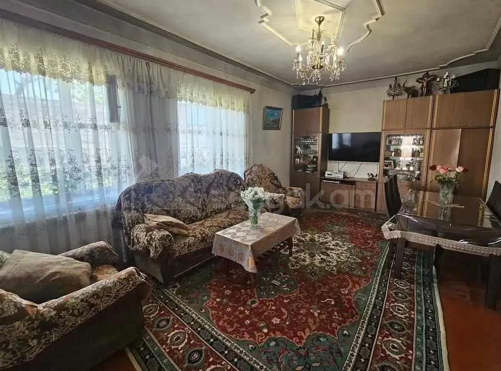 6 Սենյականոց Սեփական Տուն, 170քմ, Կոսմետիկ Վերանորոգված, Ավտոտնակով