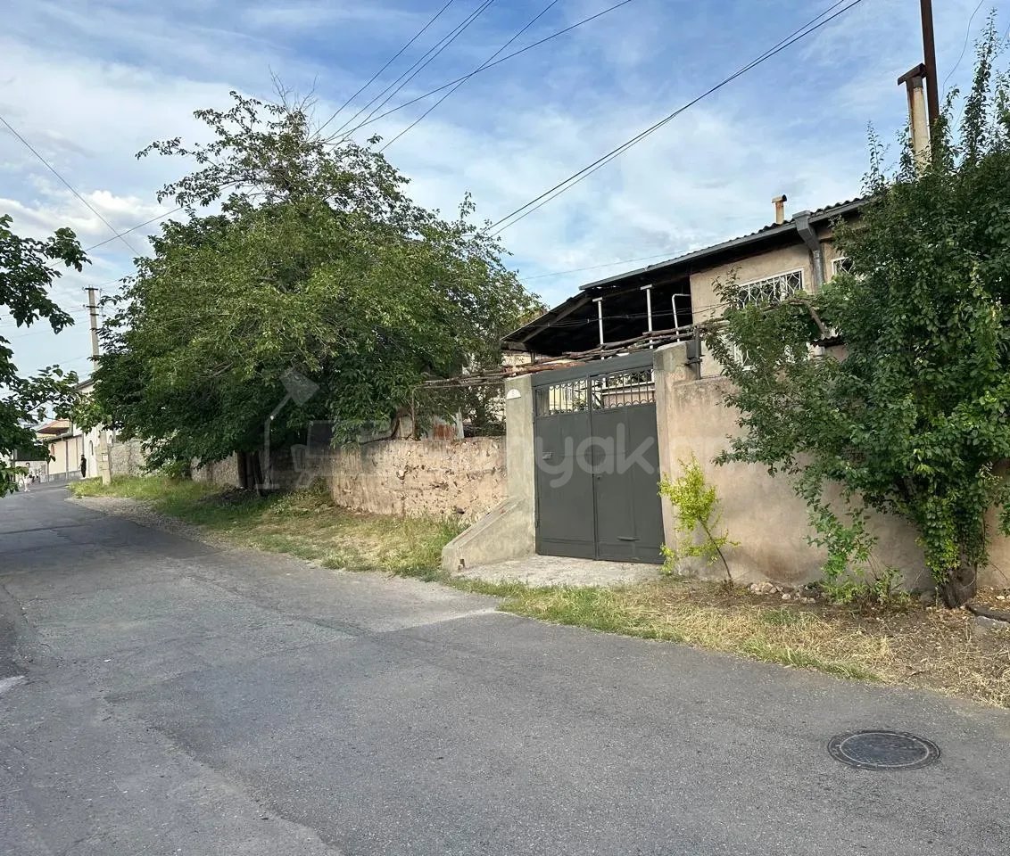 8 Սենյականոց Սեփական Տուն, 138քմ, Նորմալ Վիճակում, Ավտոտնակով
