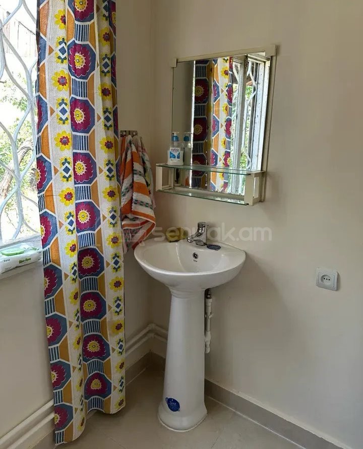 8 Սենյականոց Սեփական Տուն, 138քմ, Նորմալ Վիճակում, Ավտոտնակով