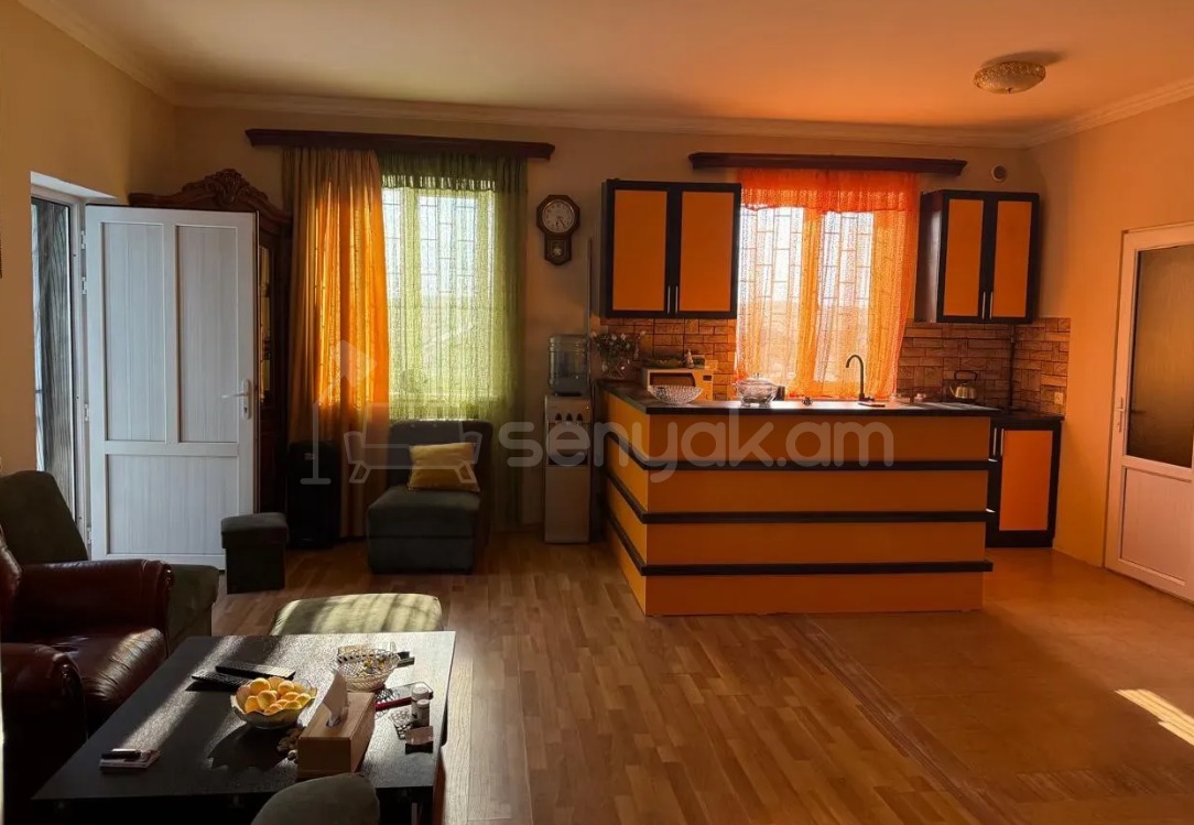 4 Սենյականոց Սեփական Տուն, 115քմ, Կոսմետիկ Վերանորոգված