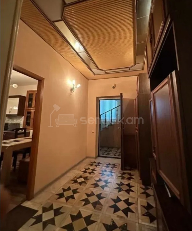 7 Սենյականոց Սեփական Տուն, 500քմ, Կապիտալ Վերանորոգված