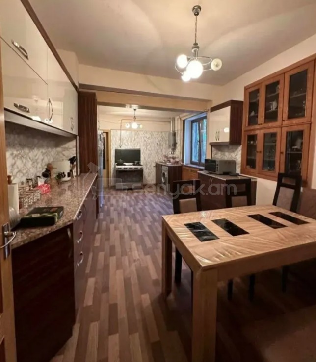 7 Սենյականոց Սեփական Տուն, 500քմ, Կապիտալ Վերանորոգված