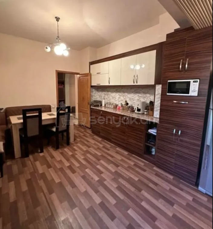 7 Սենյականոց Սեփական Տուն, 500քմ, Կապիտալ Վերանորոգված