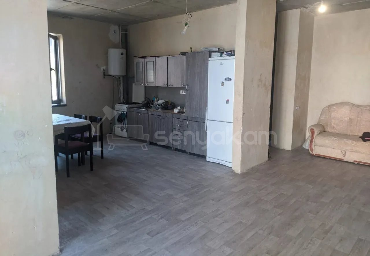 5 Սենյականոց Սեփական Տուն, 180քմ, Նորմալ Վիճակում, Ավտոտնակով