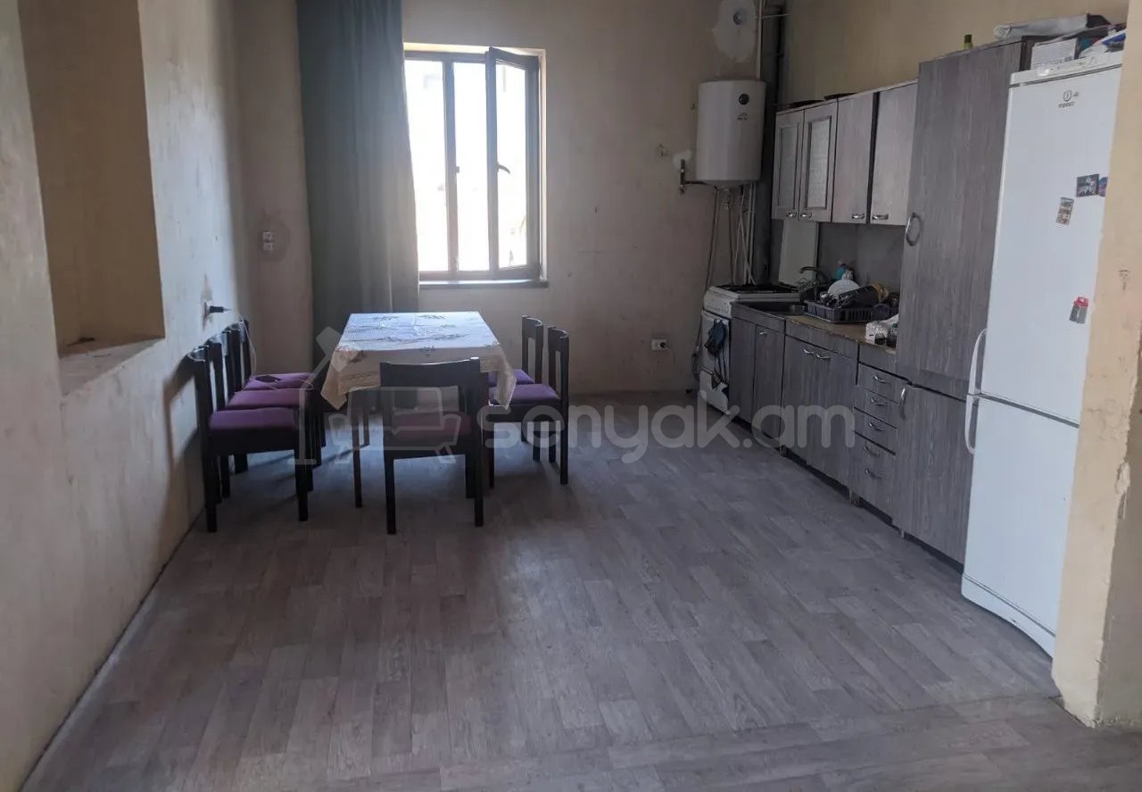 5 Սենյականոց Սեփական Տուն, 180քմ, Նորմալ Վիճակում, Ավտոտնակով