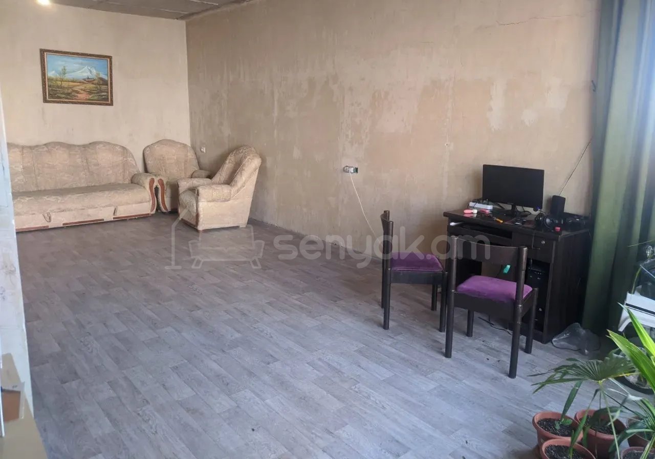 5 Սենյականոց Սեփական Տուն, 180քմ, Նորմալ Վիճակում, Ավտոտնակով