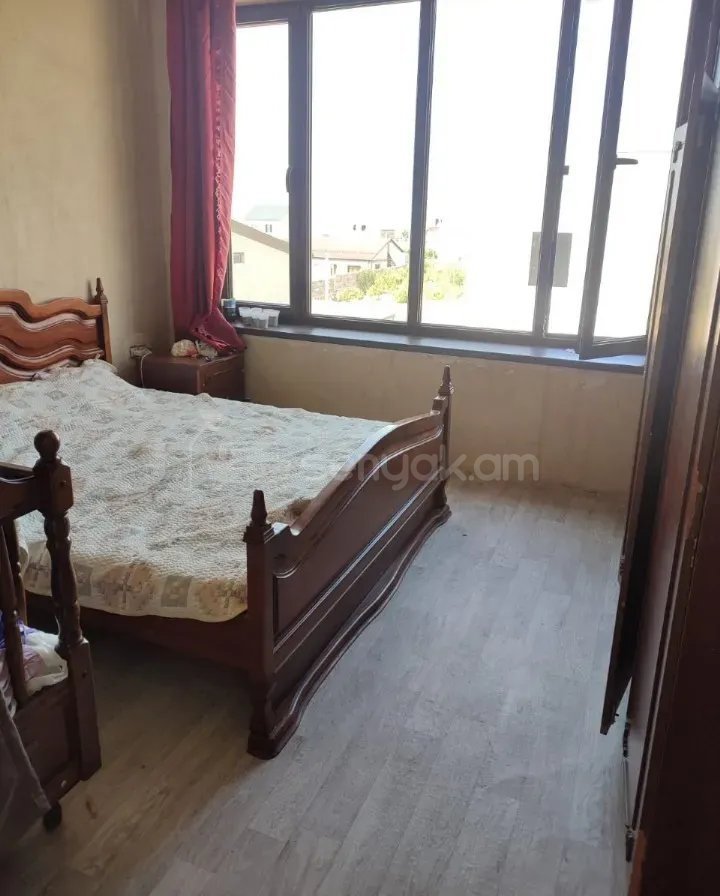 5 Սենյականոց Սեփական Տուն, 180քմ, Նորմալ Վիճակում, Ավտոտնակով