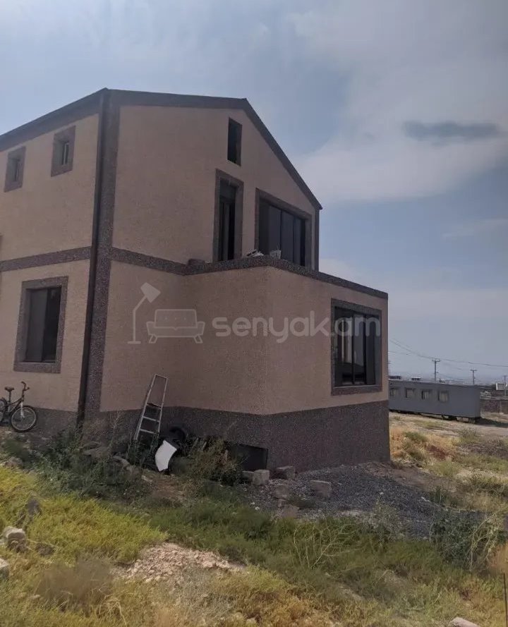 5 Սենյականոց Սեփական Տուն, 180քմ, Նորմալ Վիճակում, Ավտոտնակով