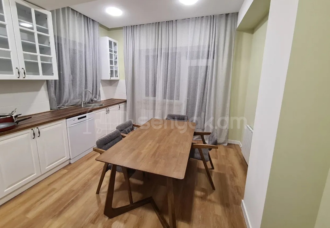 5 Սենյականոց Շքեղ Առանձնատուն, 300քմ