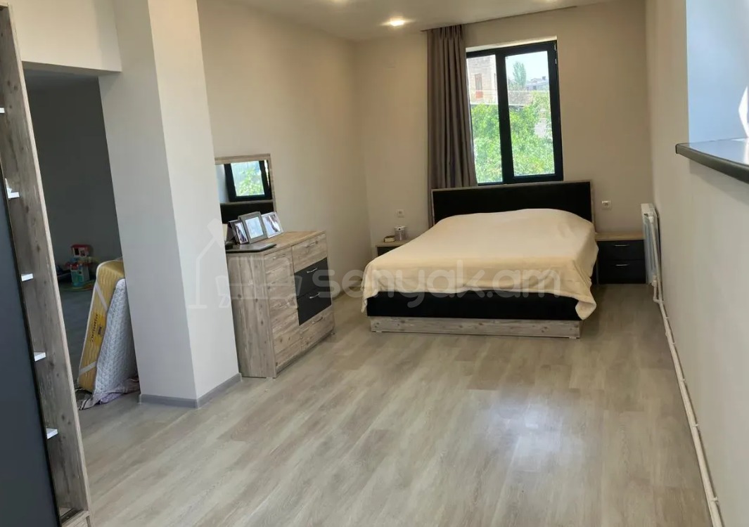 6 Սենյականոց Սեփական Տուն, 192քմ, Կապիտալ Վերանորոգված