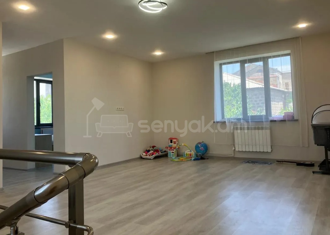 6 Սենյականոց Սեփական Տուն, 192քմ, Կապիտալ Վերանորոգված