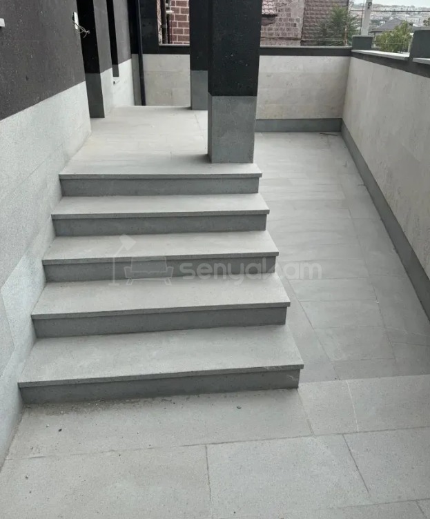 8 Սենյականոց Շքեղ Առանձնատուն, 240քմ