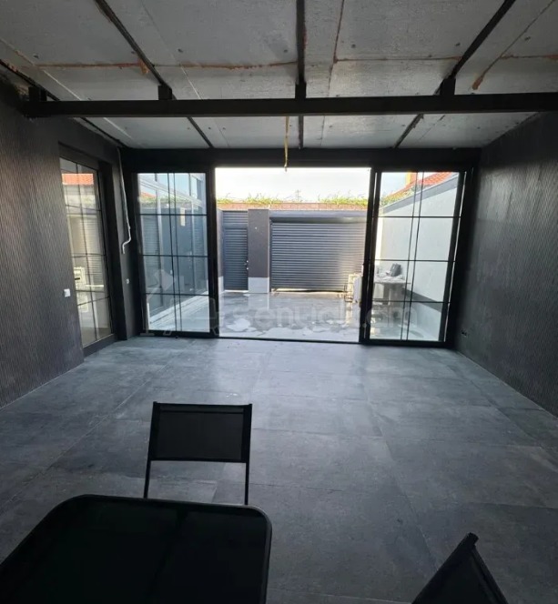 8 Սենյականոց Շքեղ Առանձնատուն, 240քմ