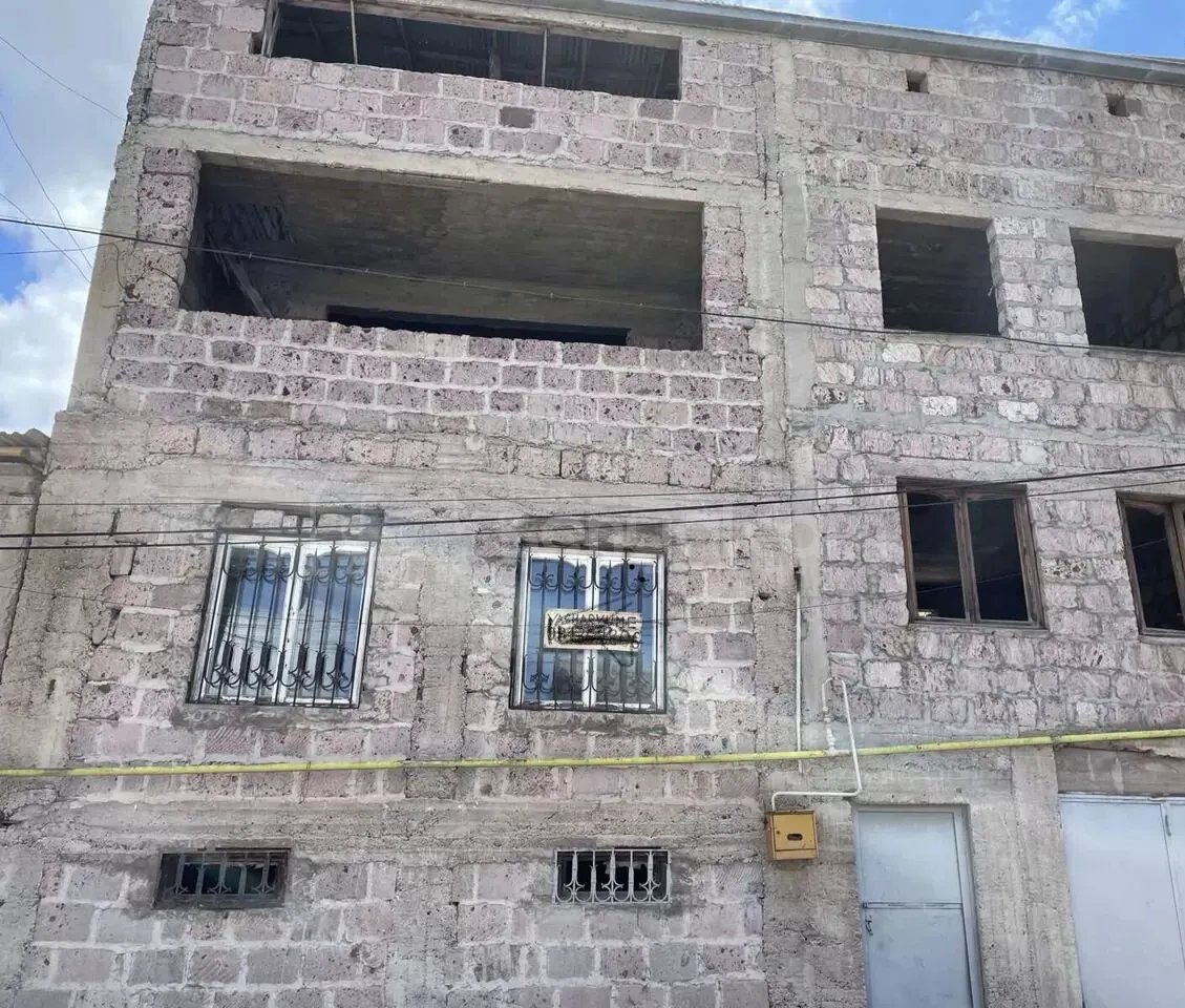 6 Սենյականոց Սեփական Տուն, 200քմ, Ավտոտնակով