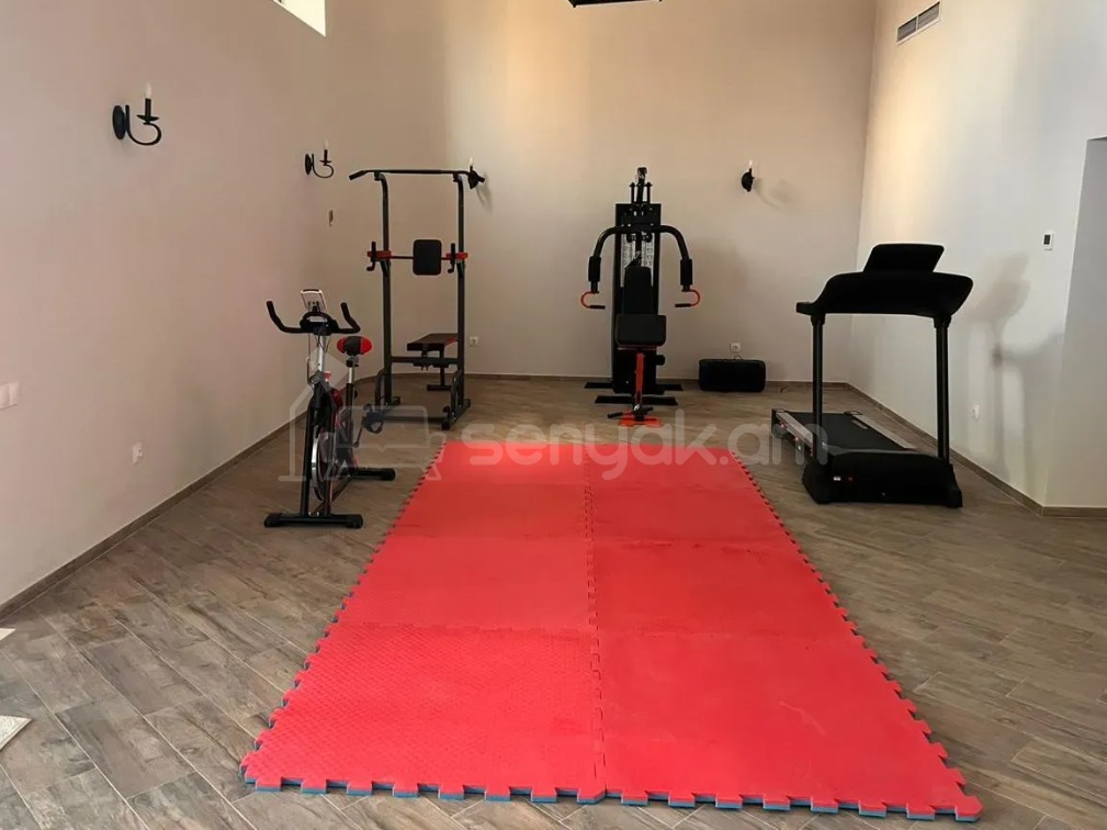 8 Սենյականոց Շքեղ Առանձնատուն, 1600քմ