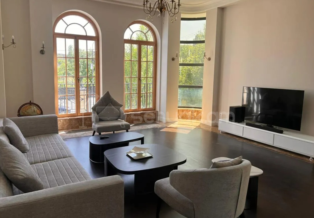 8 Սենյականոց Շքեղ Առանձնատուն, 1600քմ