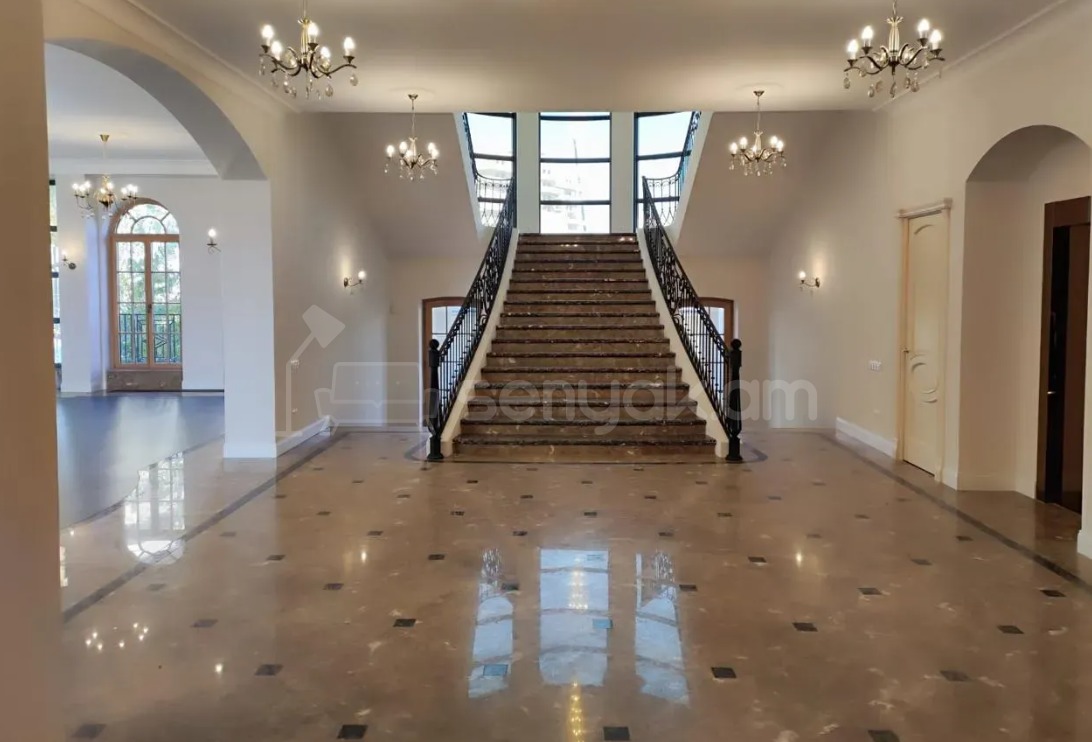 8 Սենյականոց Շքեղ Առանձնատուն, 1600քմ